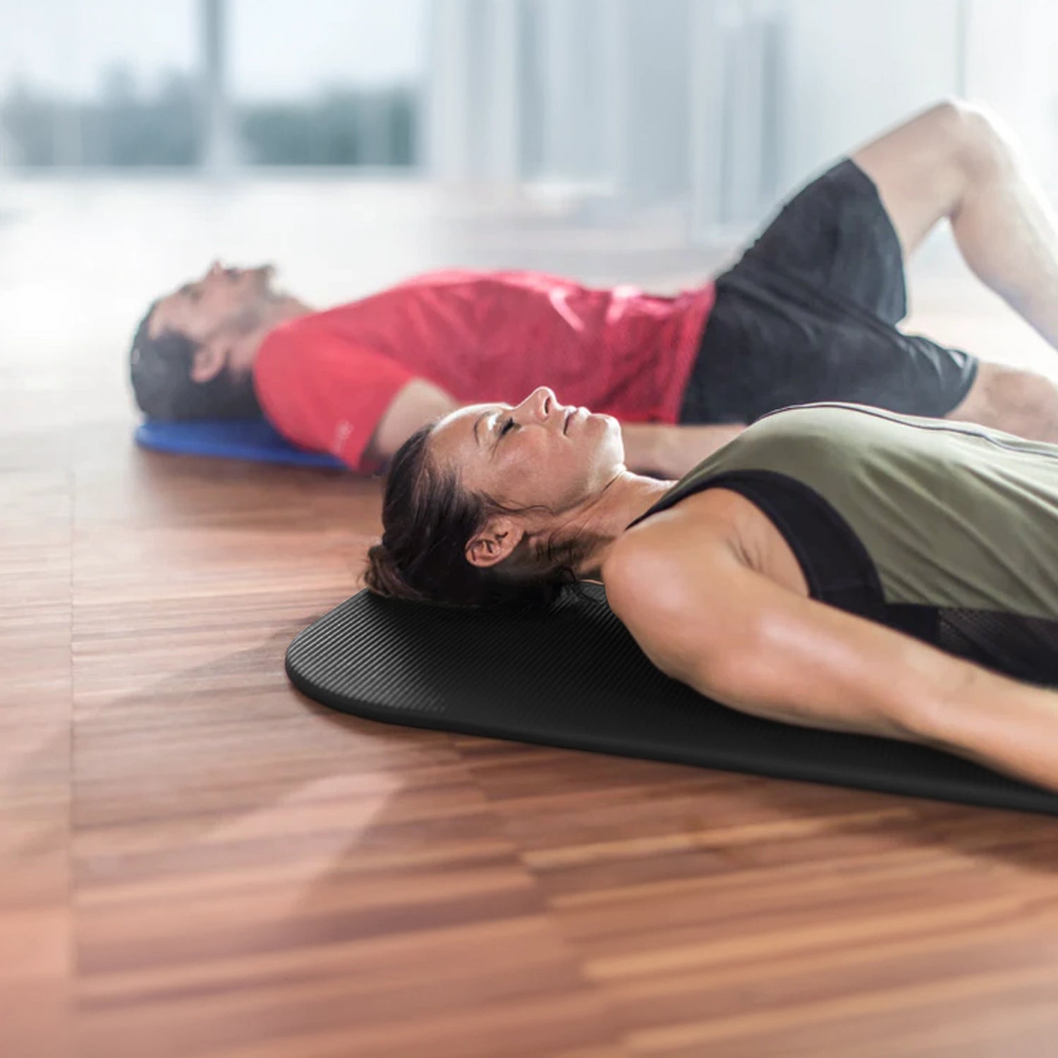 Hanging waterproof foam studio gym mat