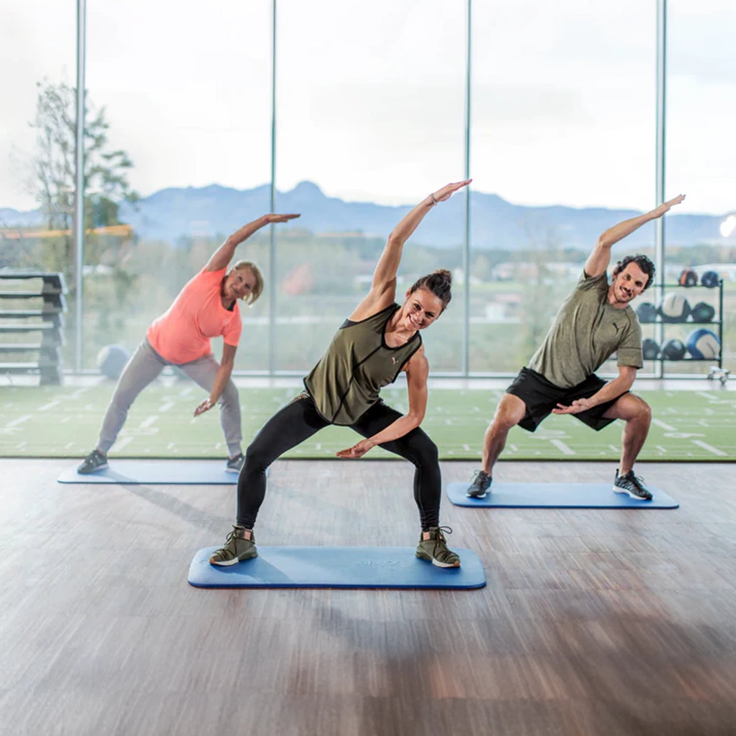 Hanging foam studio gym mat