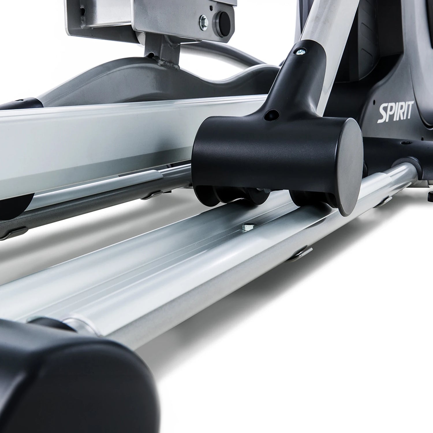 Spirit Fitness CE800ENT light commercial grade elliptical with interactive touchscreen and heart rate hand sensors