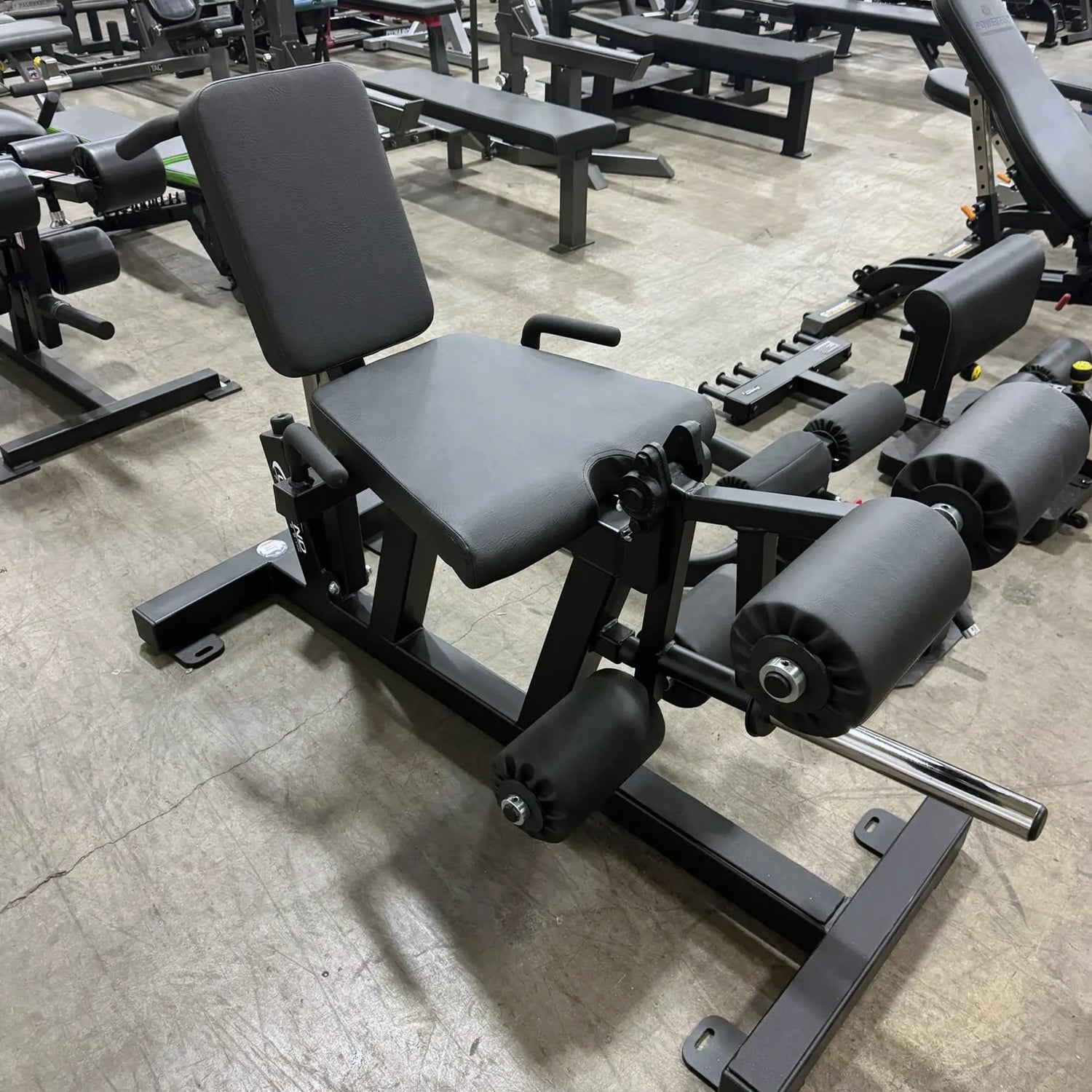 Legend Fitness 3135 Plate-Loaded Leg Extension / Leg Curl