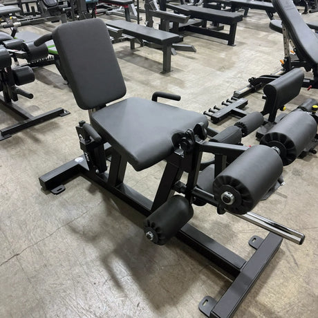 Legend Fitness 3135 Plate-Loaded Leg Extension / Leg Curl